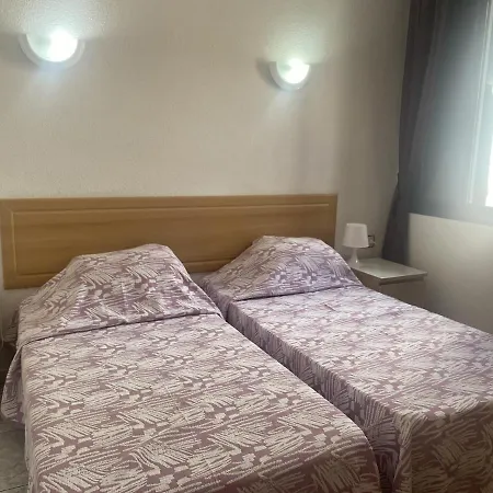 Ground Floor Self Catering 1 Bed 8a1, Cristianos, Tenerife Апартаменты Арона