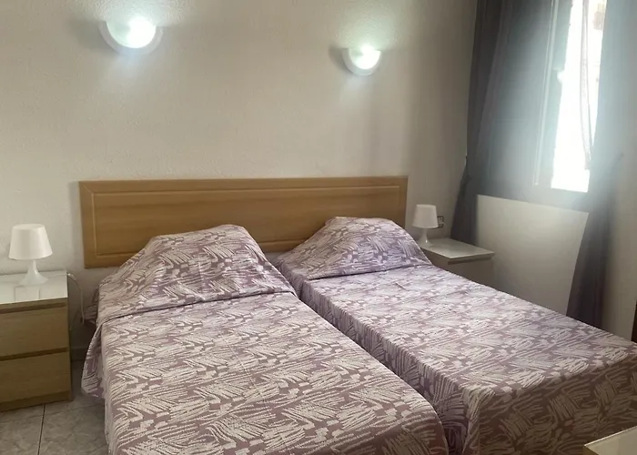 1 Bed 8a1, Victoria Court 1, Cristianos, Tenerife Апартаменты Арона