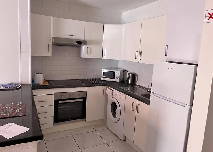 Lägenhet 1 Bed 8a1, Victoria Court 1, Cristianos, Tenerife Arona (Tenerife)